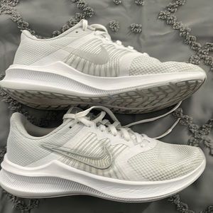 Like new Nike Downshifter Running Shoes
